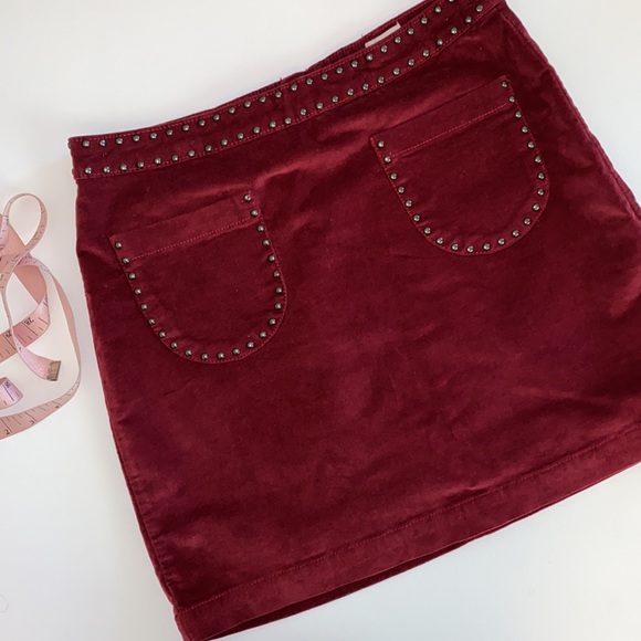 Skirt Burgundy Velvet  by Mossimo Supply & Co. Studded Pockets. NWOT - Picture 2 of 7